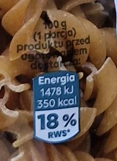 Oznaczenie z przodu opakowania: 100 g produktu przed ugotowaniem dostarcza 350 kcal, 18% RWS